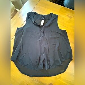 American Eagle Outfitters Black Sleeveless Button-Front Blouse